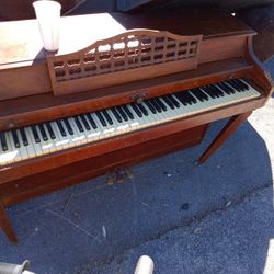 Walden Oregon Piano