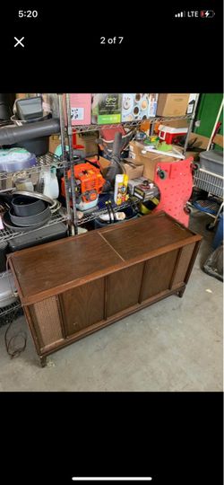 Vintage stereo player ￼