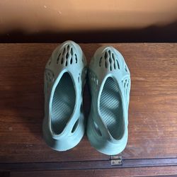 adidas Mens Yeezy Foam Runner GX4472