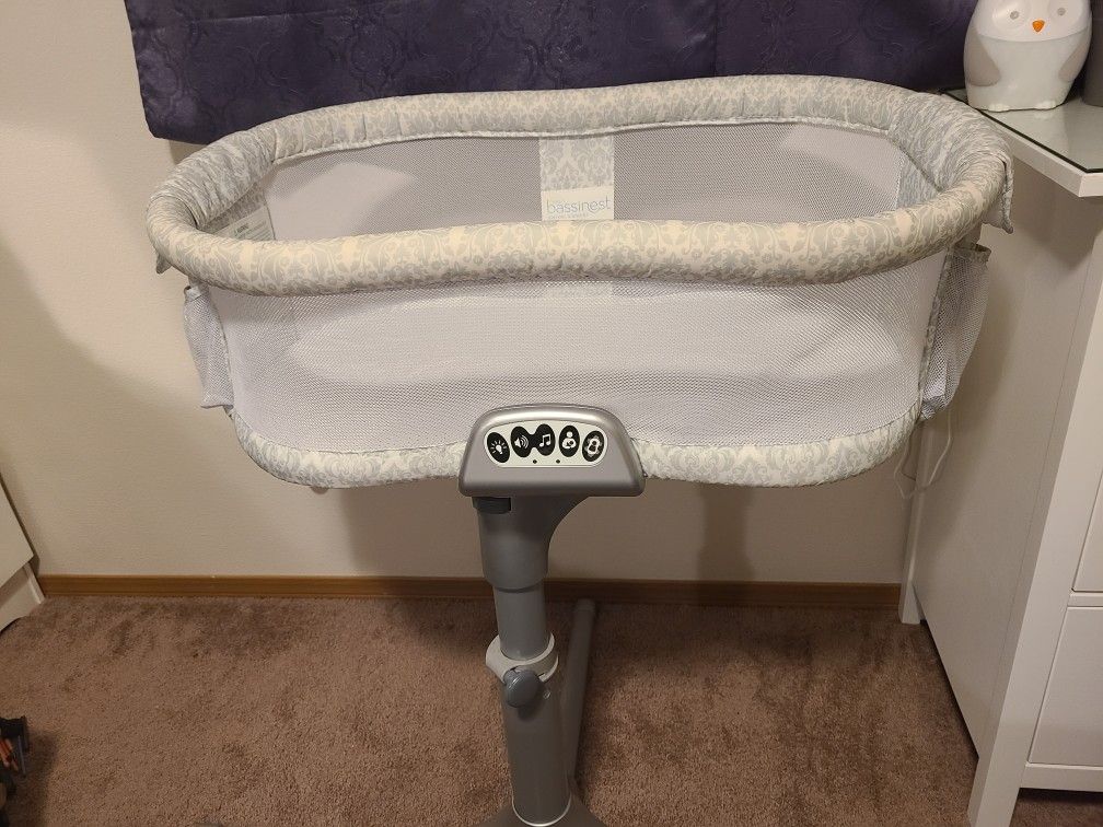 HALO Bassinet 