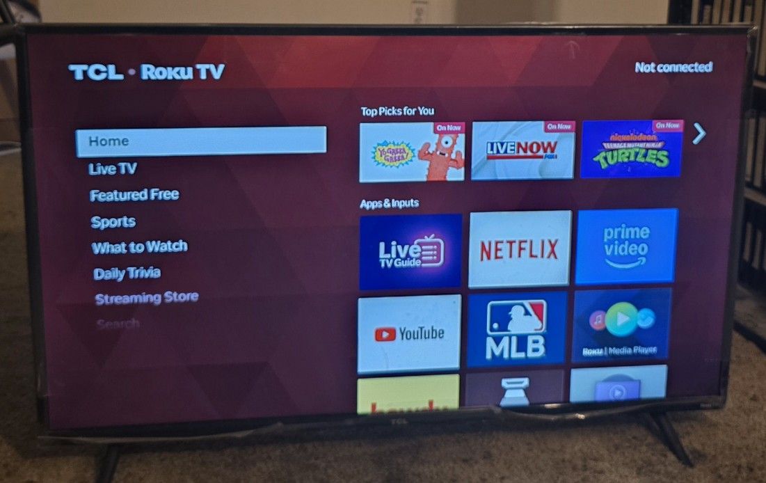 TCL Roku 43in Smart Tv w/ legs