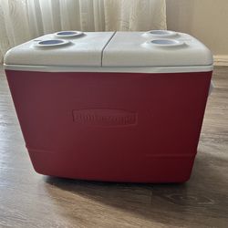 Rubbermaid Ice Chest. Great condition. $10