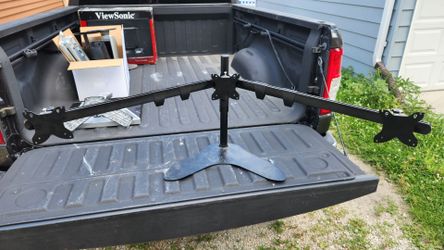 Triple monitor mount