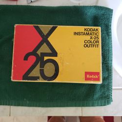Kodak Instamatic X25 Color Outfit Camera 