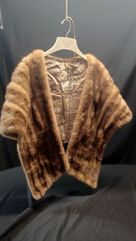 Real Mink Shawl – Brown/Beige – Elegant Vintage with Pockets