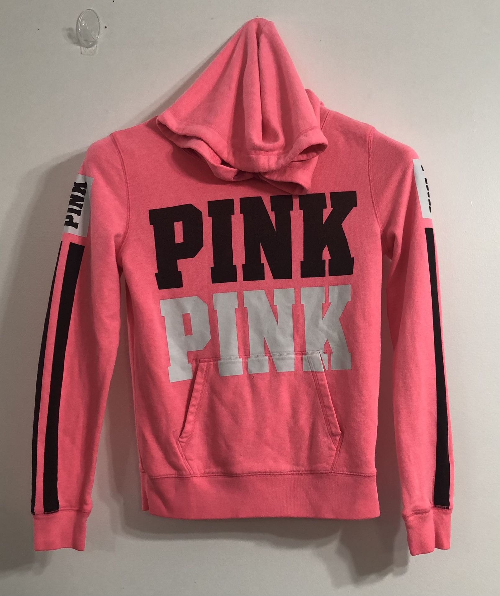 Pink women’s Hoodies pink Logo  kangaroo pocket pocket pull over pink.S/P