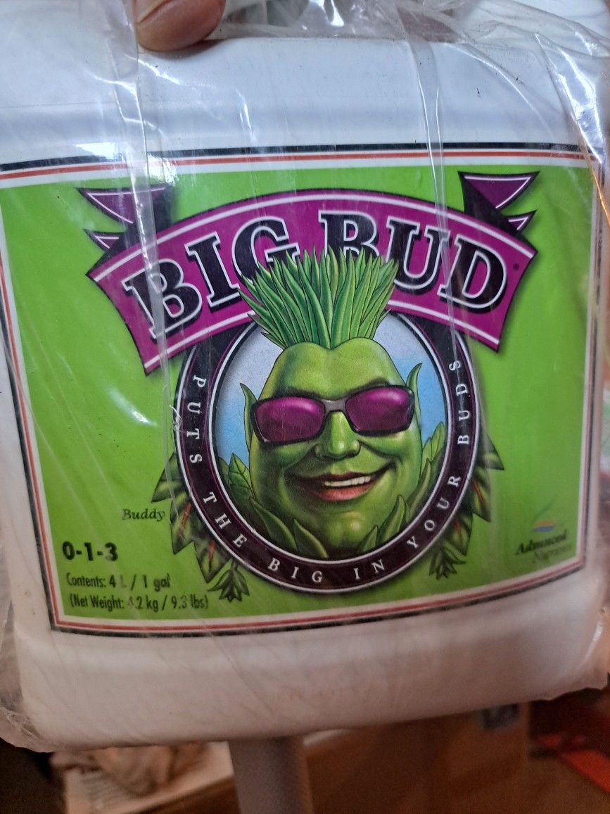 Big BUD 2 1/4 Gallons