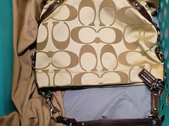 Signature Carly Coach Hobo
