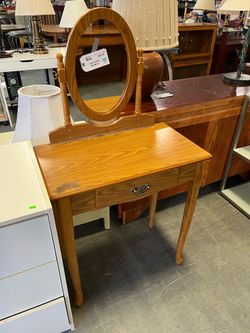 Small vanity table (in store)