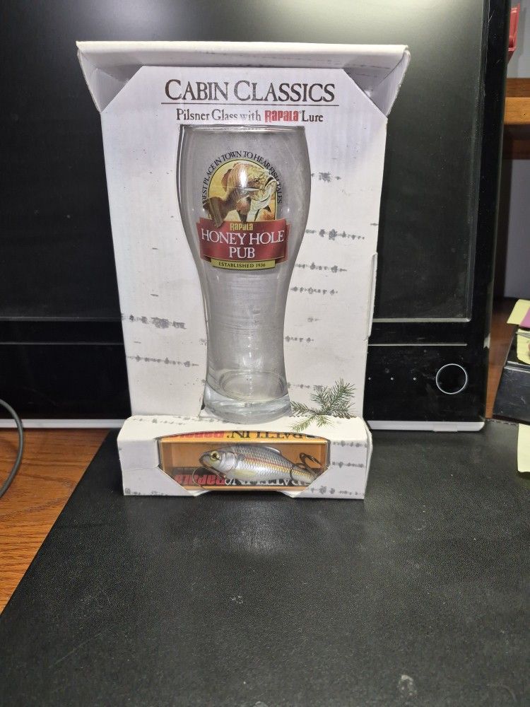 (2) Rapala Cabin Classic 16oz Pilsner Glasses with Lures