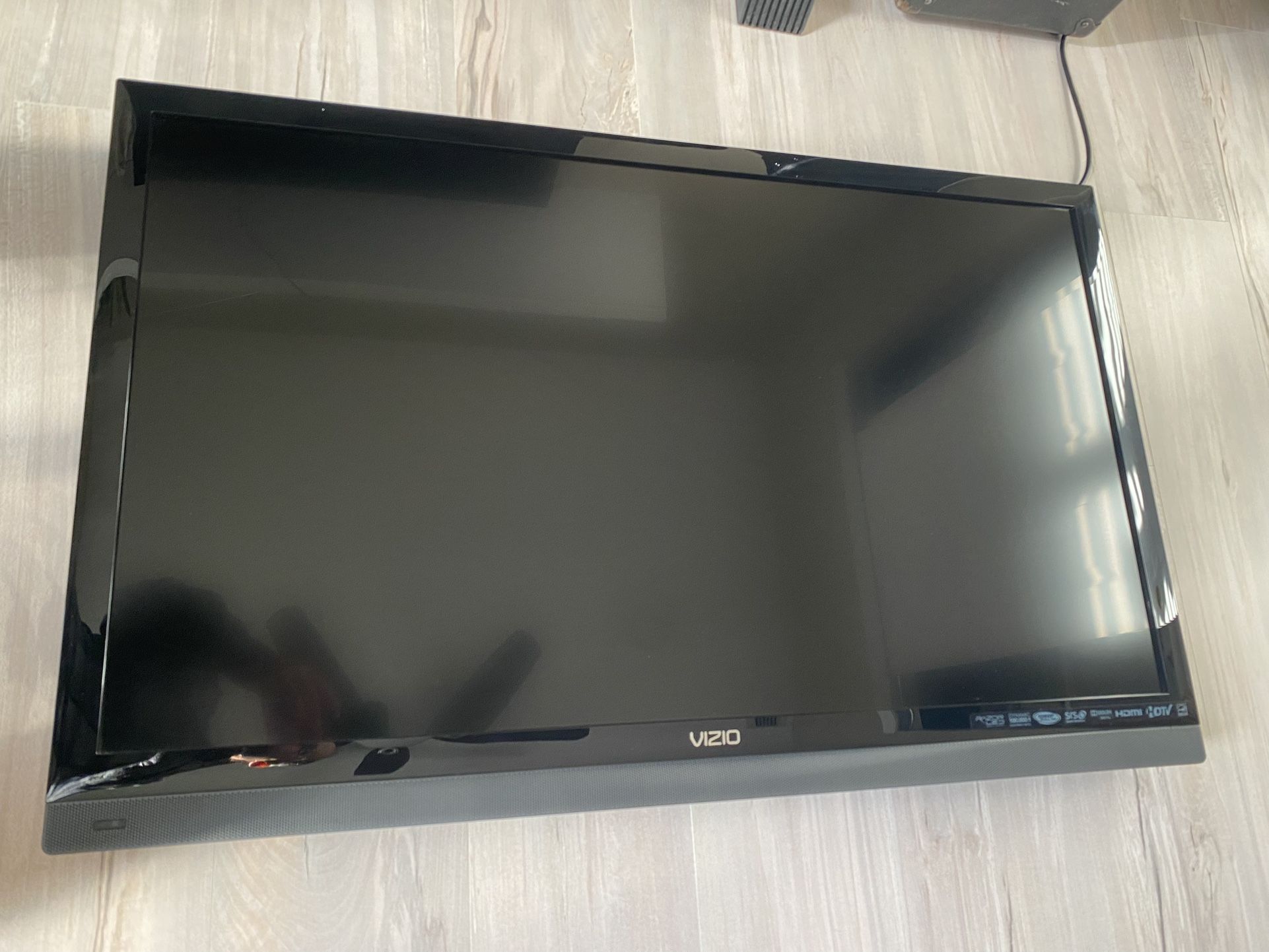 42”Vizio TV,trades!