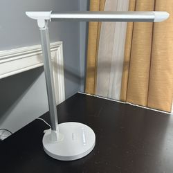 DESK LIGHT- USED IN GOOD CONDITION 