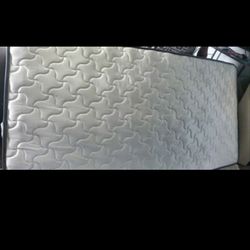 Full and twin mattress