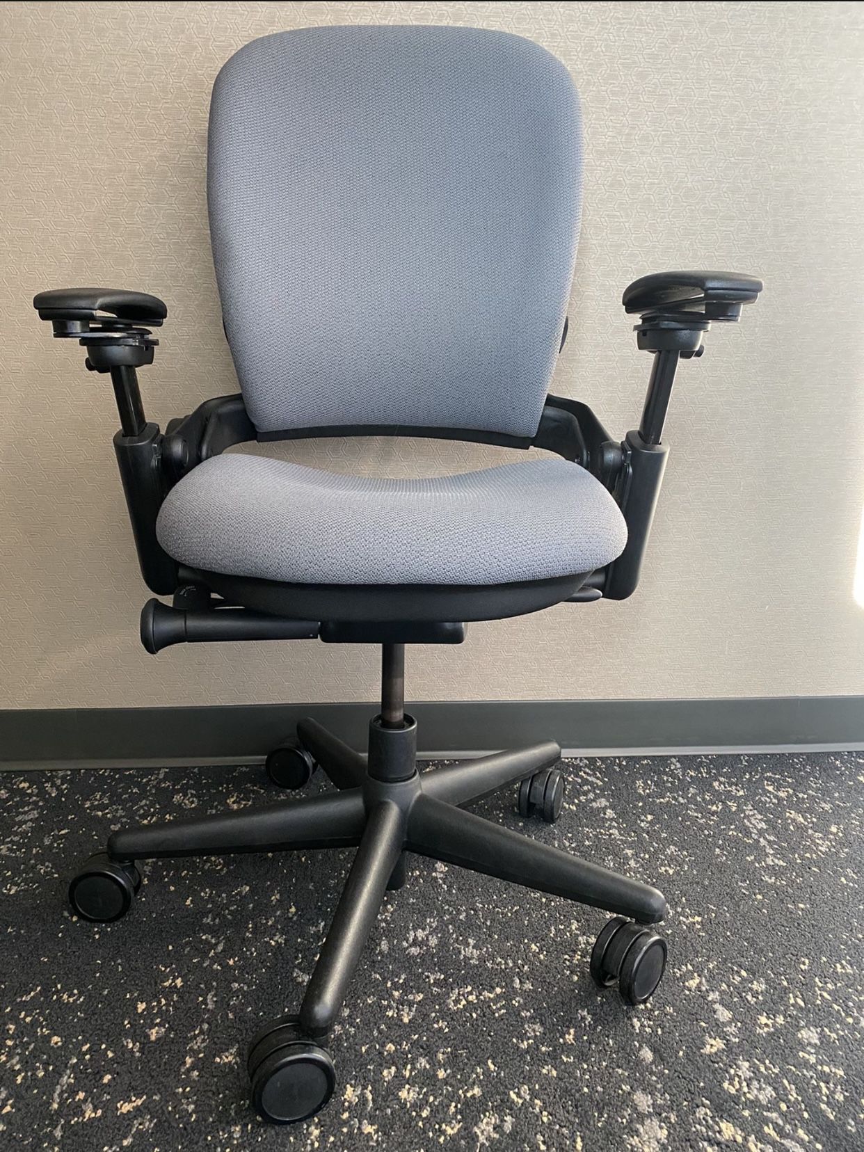 Steelcase Leap Fully Adjustable Model  Ergonomic Office Chair In Grey