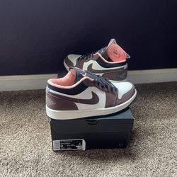 Brand New 2021 Jordan 1 Low SE ‘Mocha’ Men’s Size 9