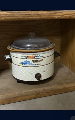 Small Manual Antique Crockpot 