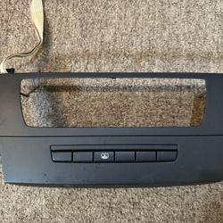 BMW E90 Radio Trim Panel with Rear Sunshade Switch - Schwarz/Black