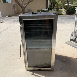 Whynter Mini Fridge With Light!