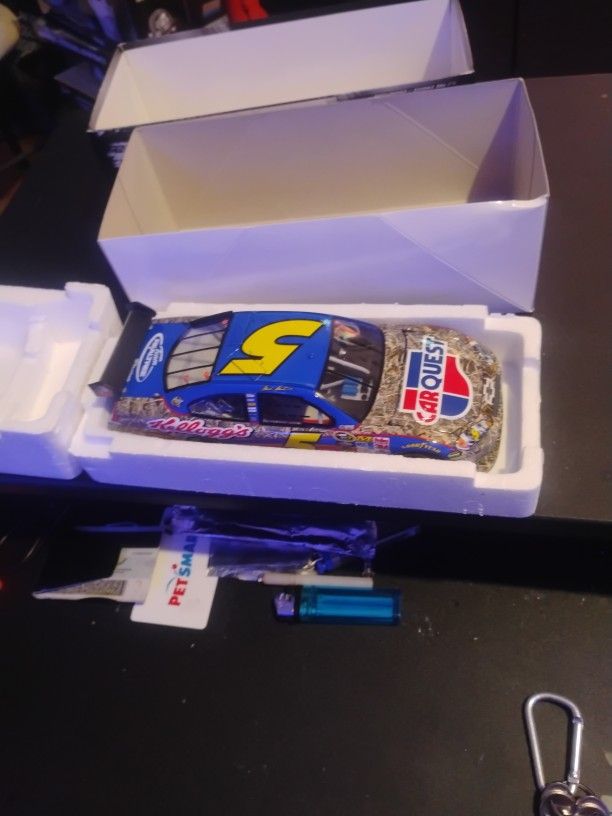 Mark Martin Diecast 1:24 Realtree Kelloggs Camo. C.O.T