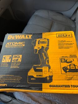 DEWALT ATOMIC 20V MAX Lithium-lon Cordless 1/4 in. Brushless Impact Driver Kit, 5 Ah Battery, Charger, and