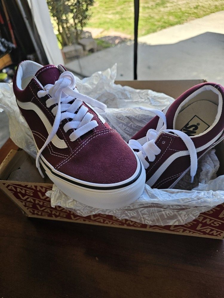 Vans Classic Shoes - 5.5 Men/7 Women 