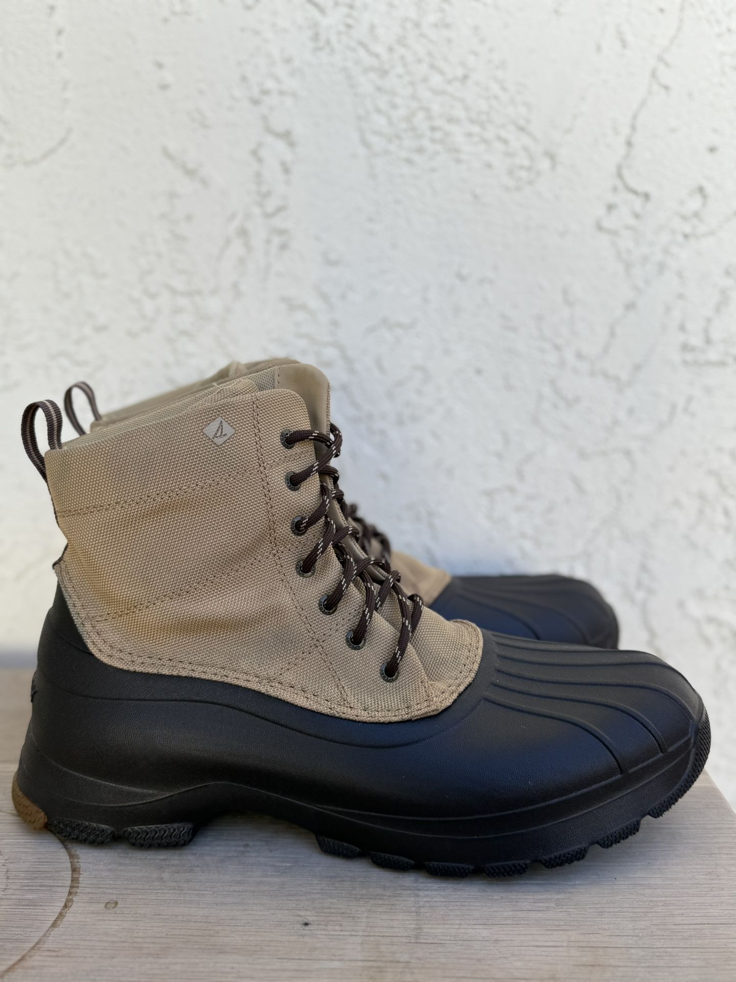 11.5 Snow / Hiking Boots 