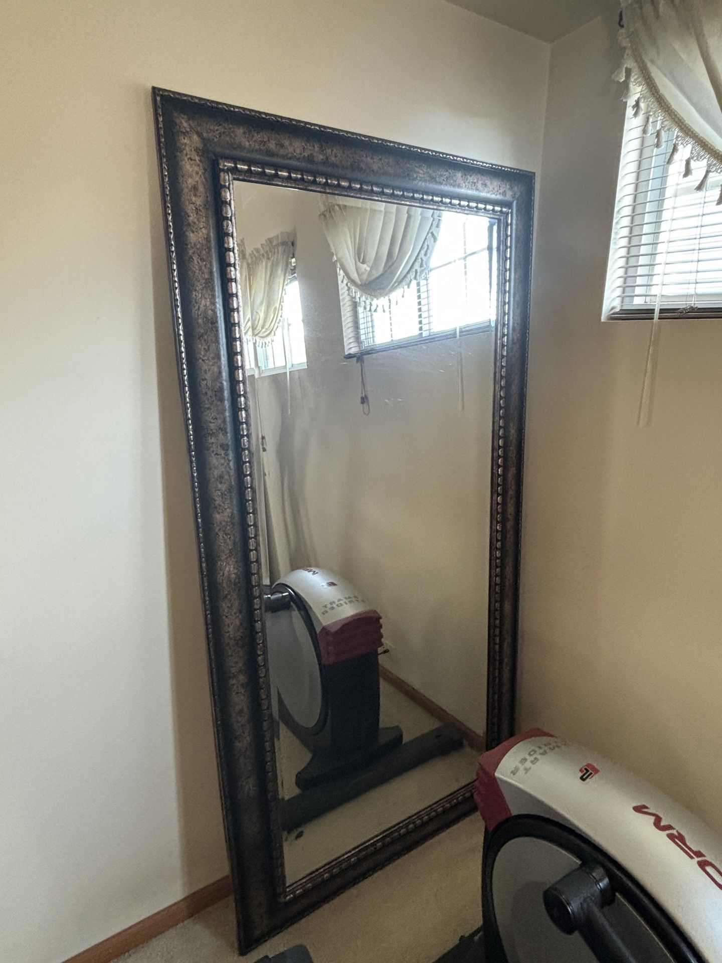 Pretty Mirror