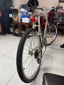 Vintage Specialized Sport Stumpjumper designed by Tim Neenan