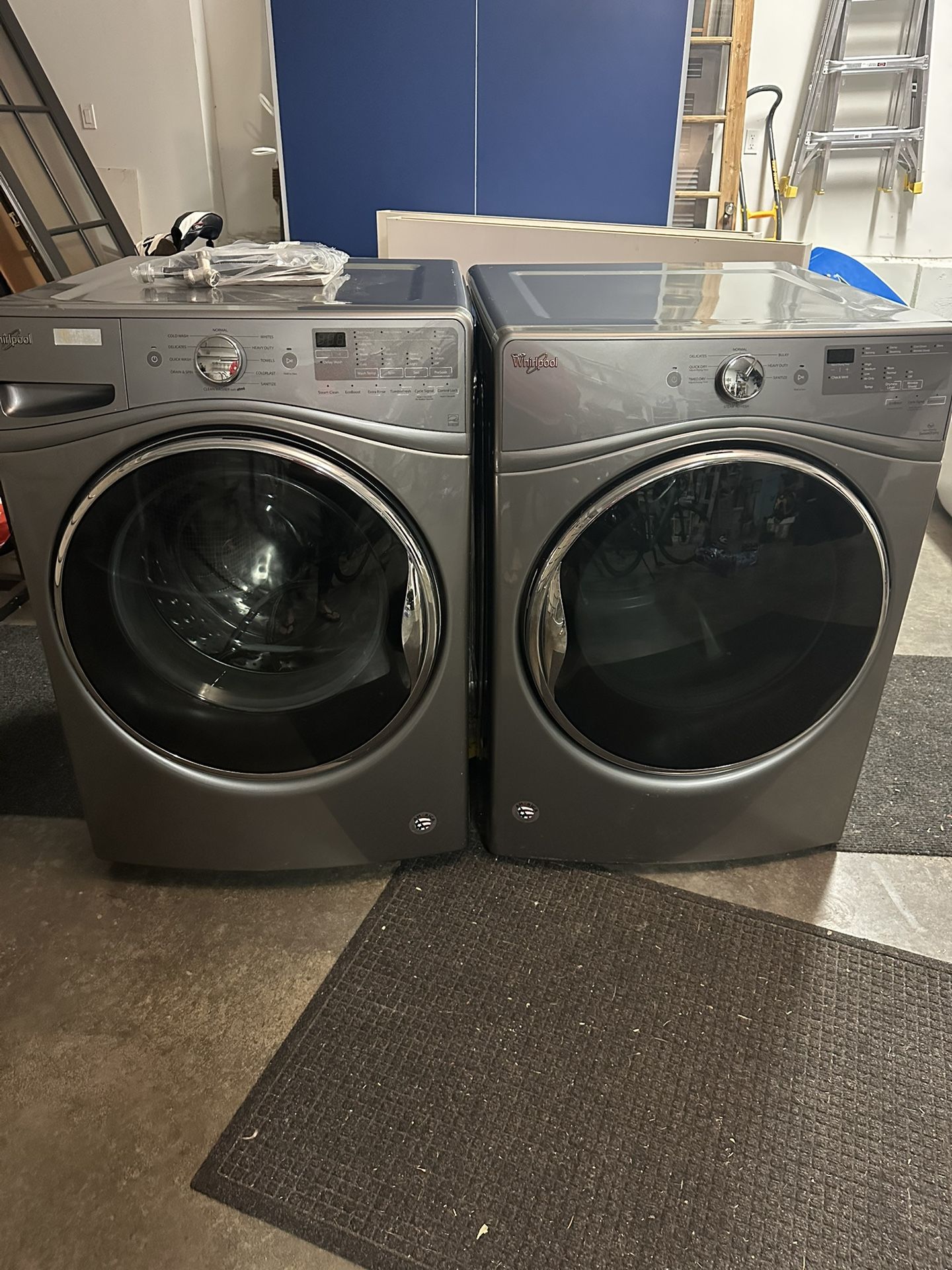 Whirlpool Front Load Washed And Gas Dryer