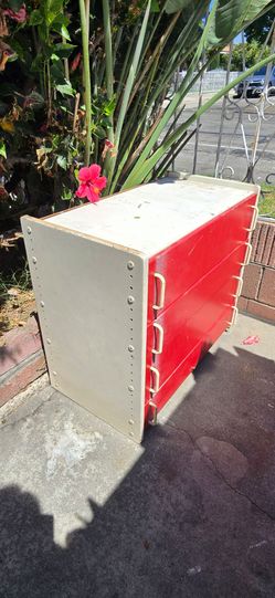 Children's dresser
