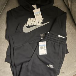 Nike Boys Size Medium 
