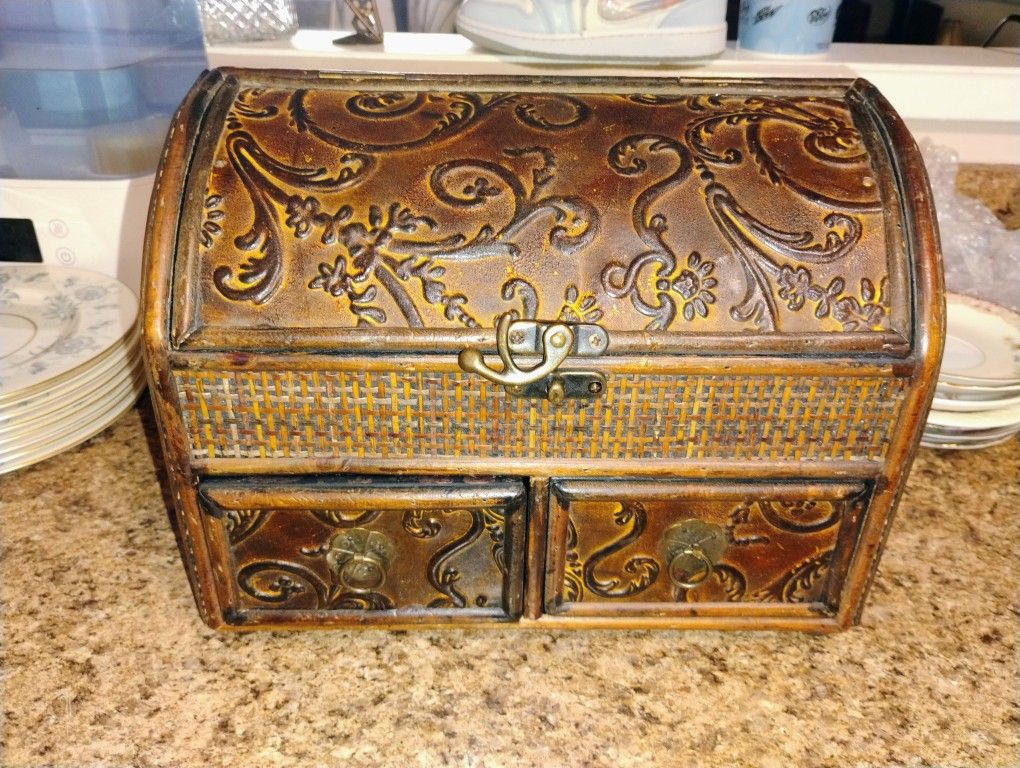 Vintage Jewelry Box