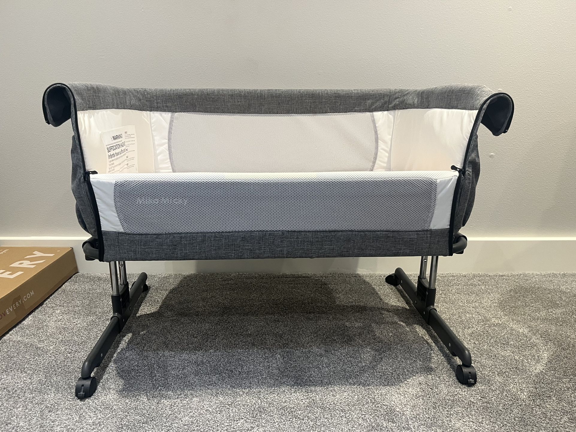 Mika Micky Bedside Bassinet