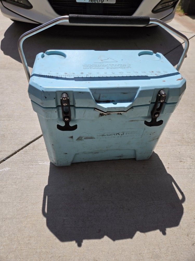 ozark trail cooler
21 in. 30-Quart Cooler with Wheels, Warming Drawer, Leak-Proof Outdoor Insulated Cooler with Handle, Cup Holders, camping fishing