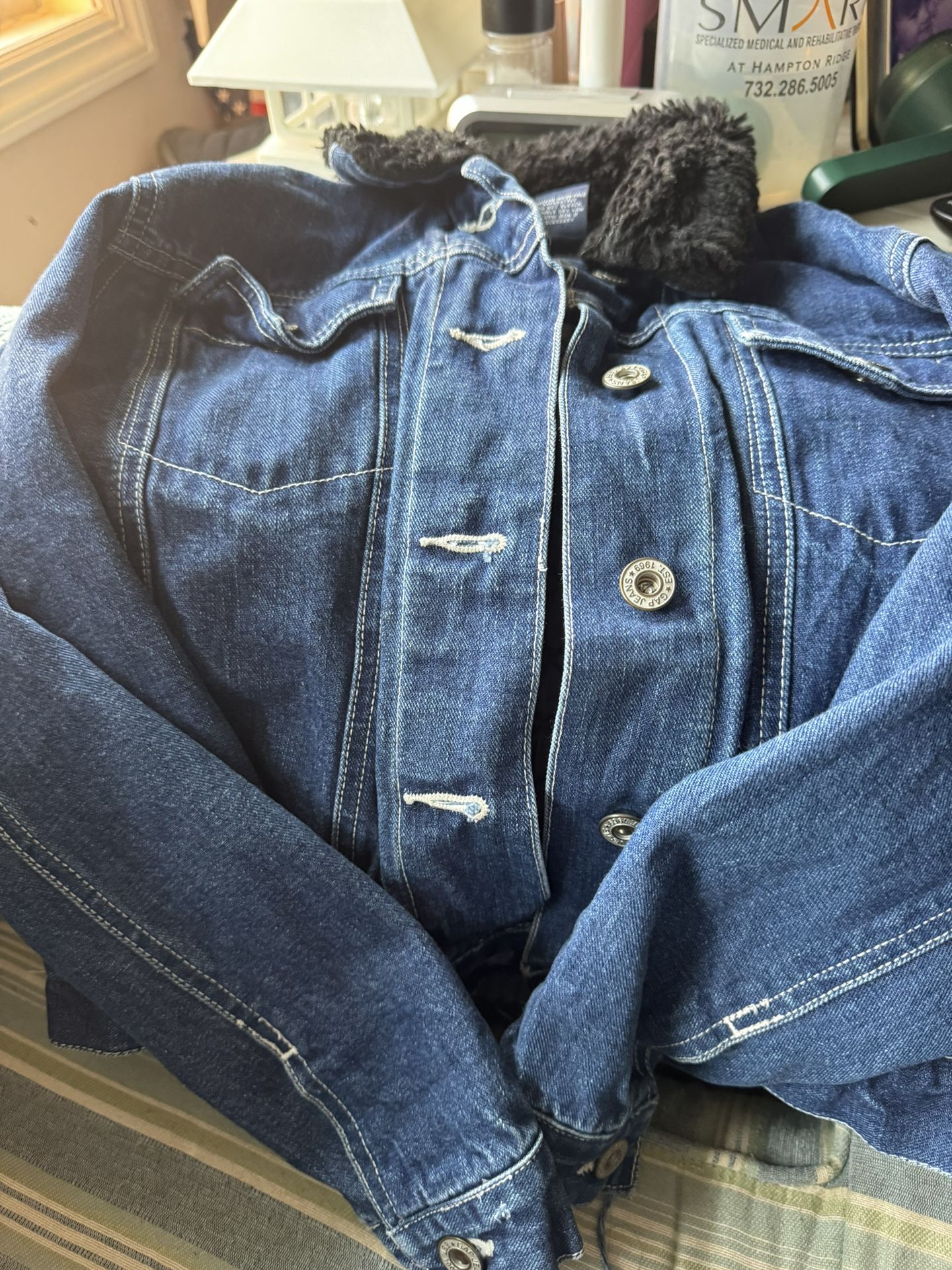 Jacket, girls size, large quilted inside beautiful jacket from the gap