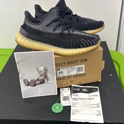 10.5 adidas Yeezy Boost 350 V2 Carbon Men's