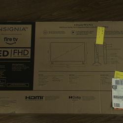 BRAND NEW UNOPENED 32in Flat Screen TV 