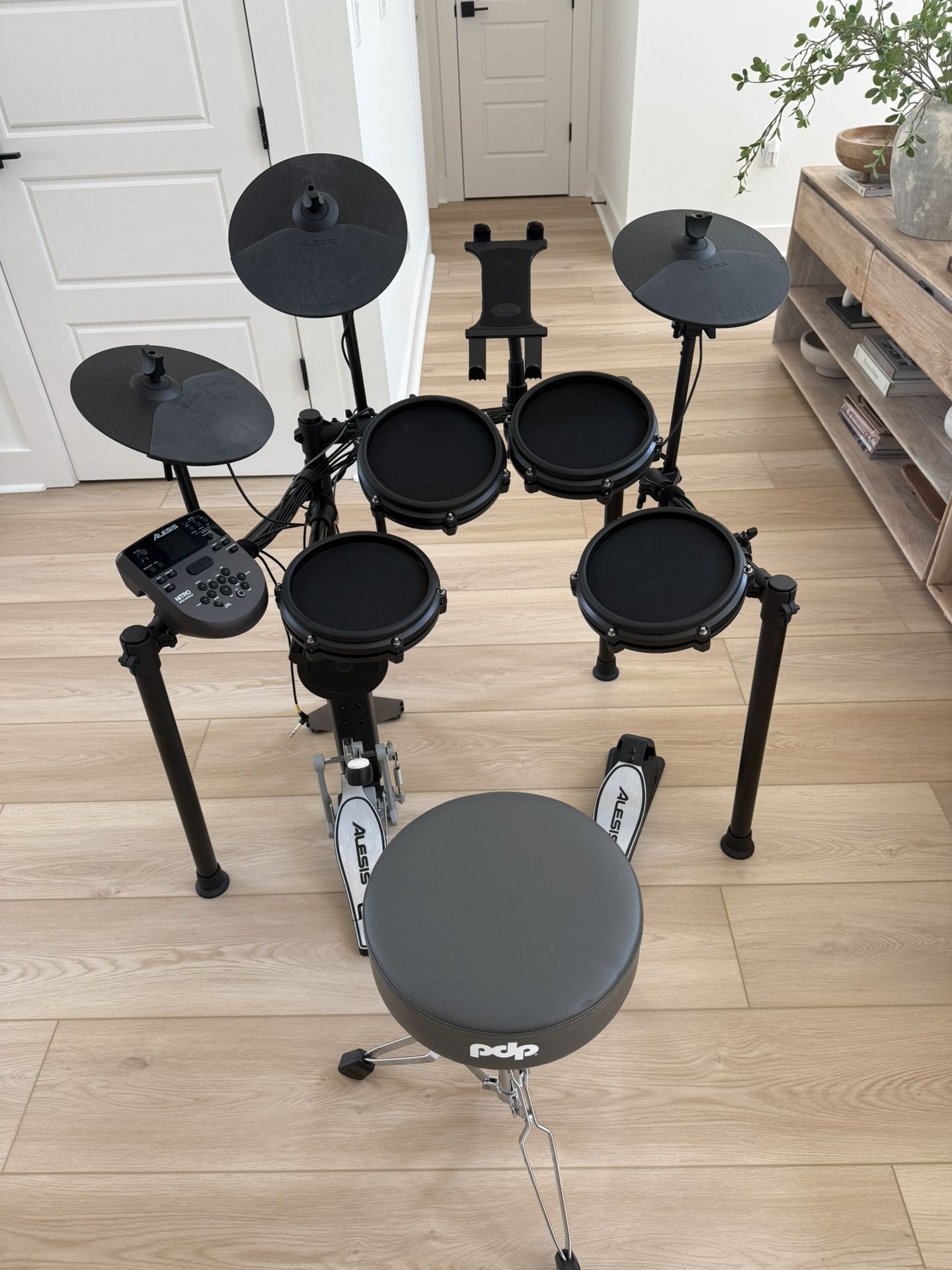 Alesis Nitro Mesh Electronic Drum Set