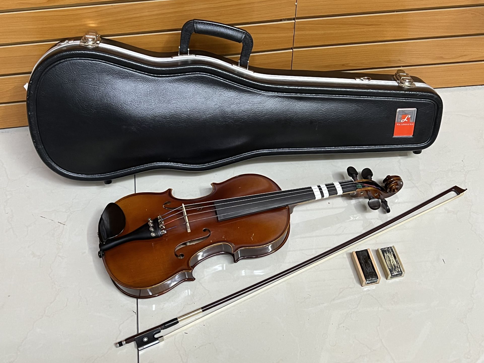 Wm. Lewis & Son WL126E4 Violin 4/4 Dancla with Hard Case & Glasser Bow