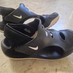 Kids Nike Sandals size 1.5Y