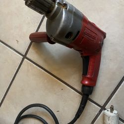 Milwaukee - 1/2" 0-850 RPM Magnum Drill