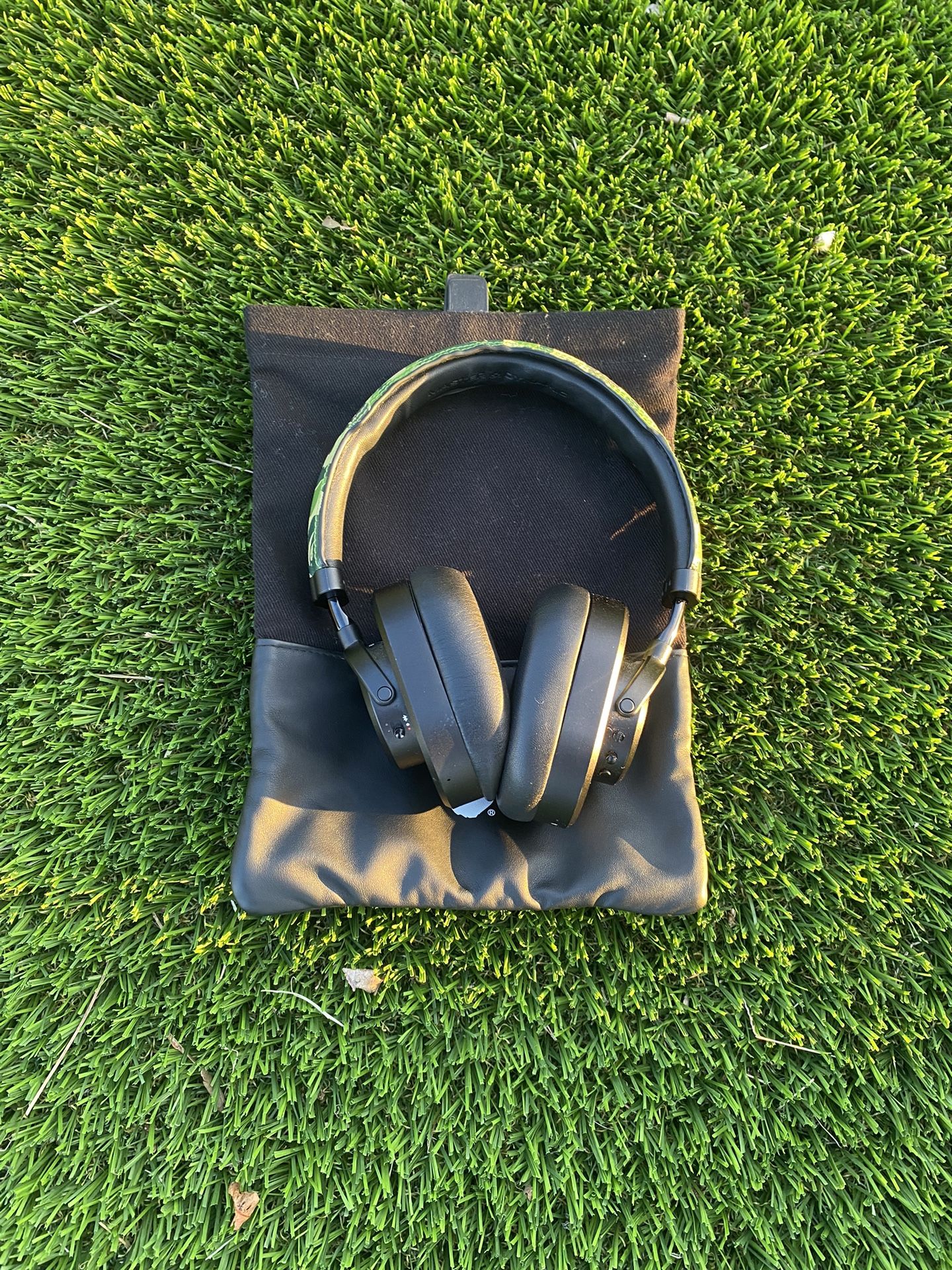 A BATHING APE Bape x MASTER & DYNAMIC Wireless Headphones MW65 ABC