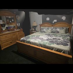 King Size Bedroom Wood Set