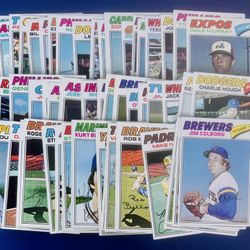 1977 Topps Baseball Card Lot 