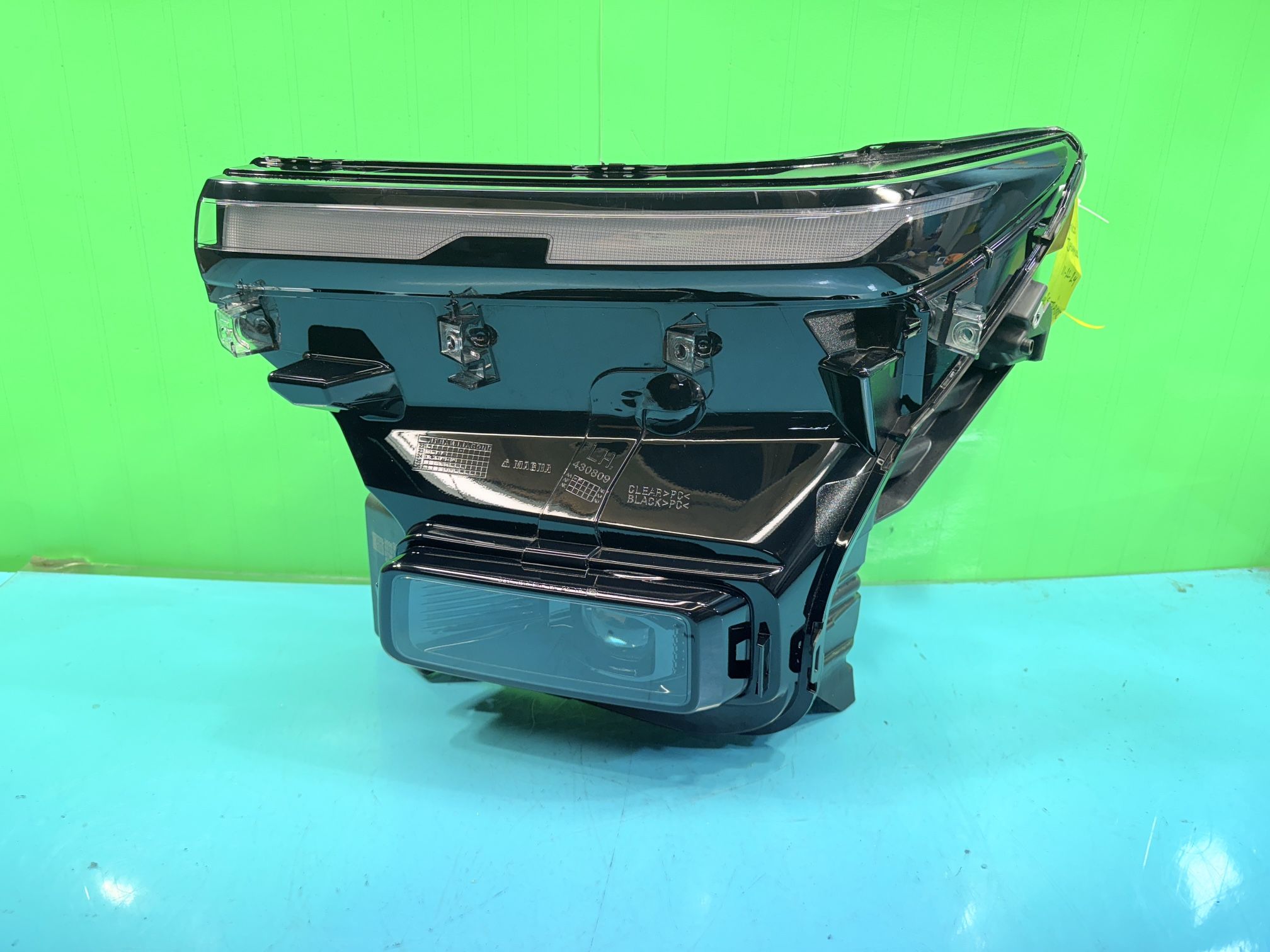 Headlight Traverse 2024 2025 Oem