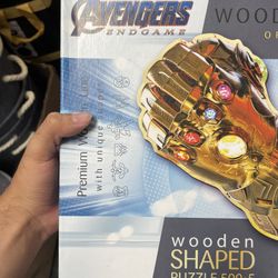 Trefl Marvel Wood Craft 500+5 Piece Jigsaw Puzzle Infinity Gauntlet Irregular Shapes, 50 Special Puzzle
