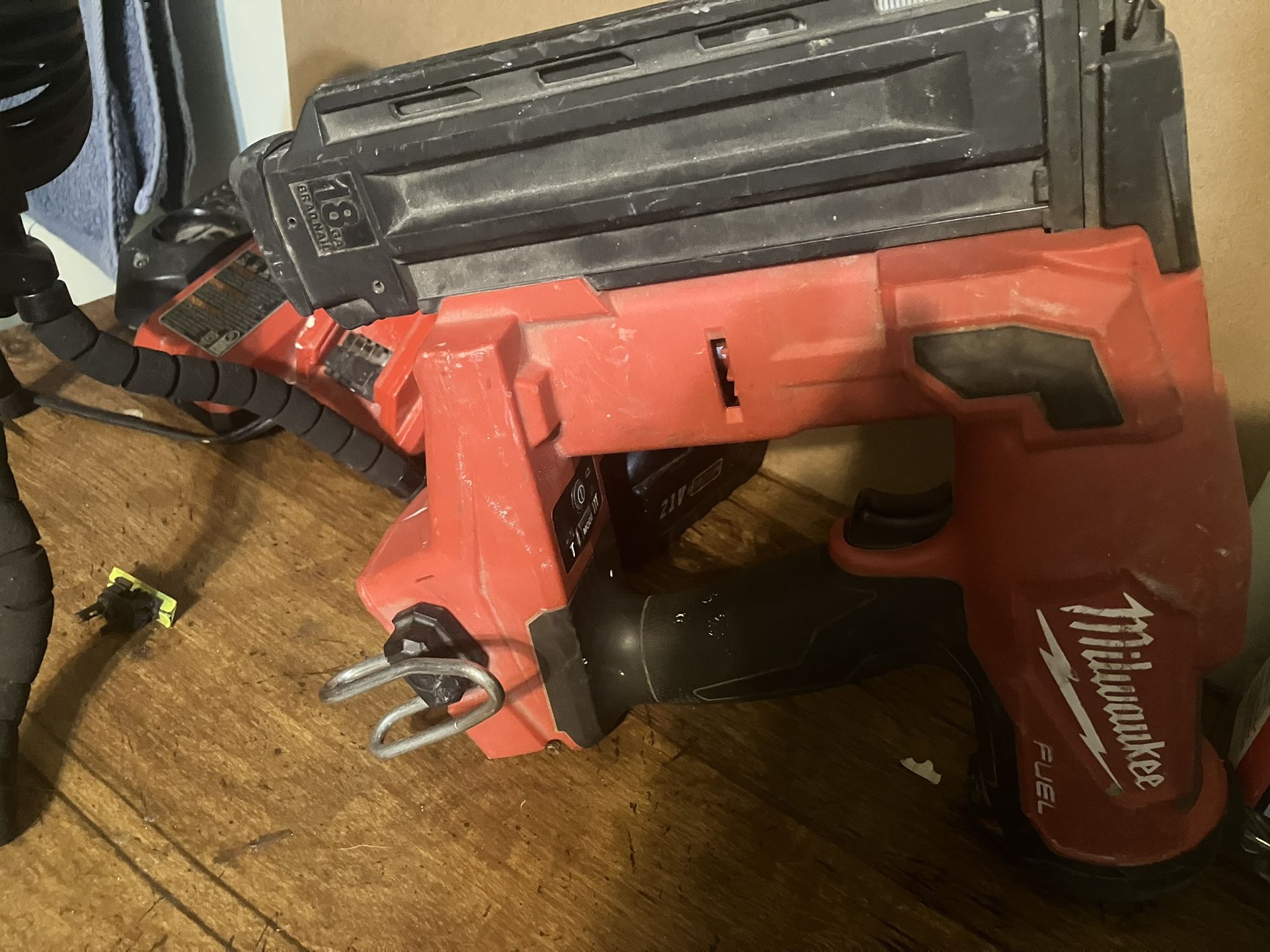 Milwaukee 18VFUEL Brad Nailer