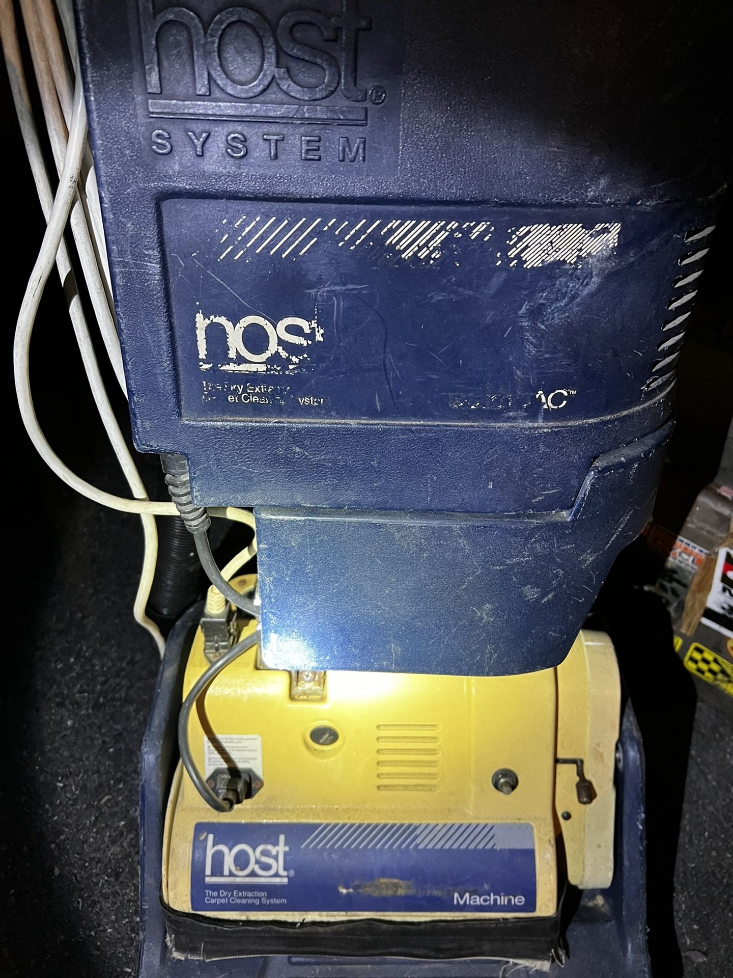 Hoist Commercial Dry Vacuum