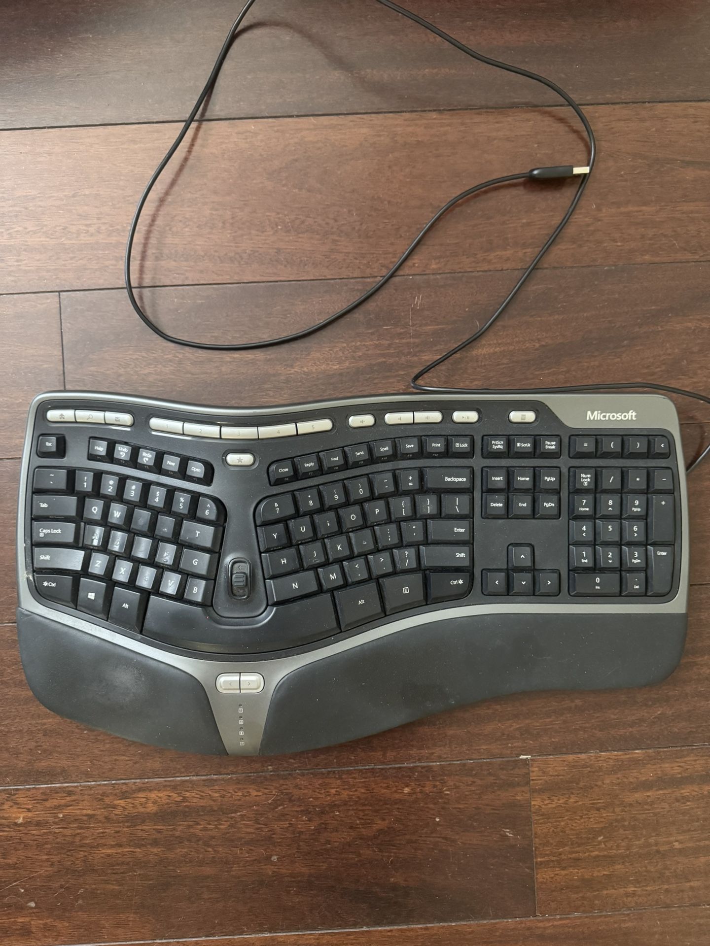 Microsoft Natural Ergonomic Keyboard 4000 for Business - Wired