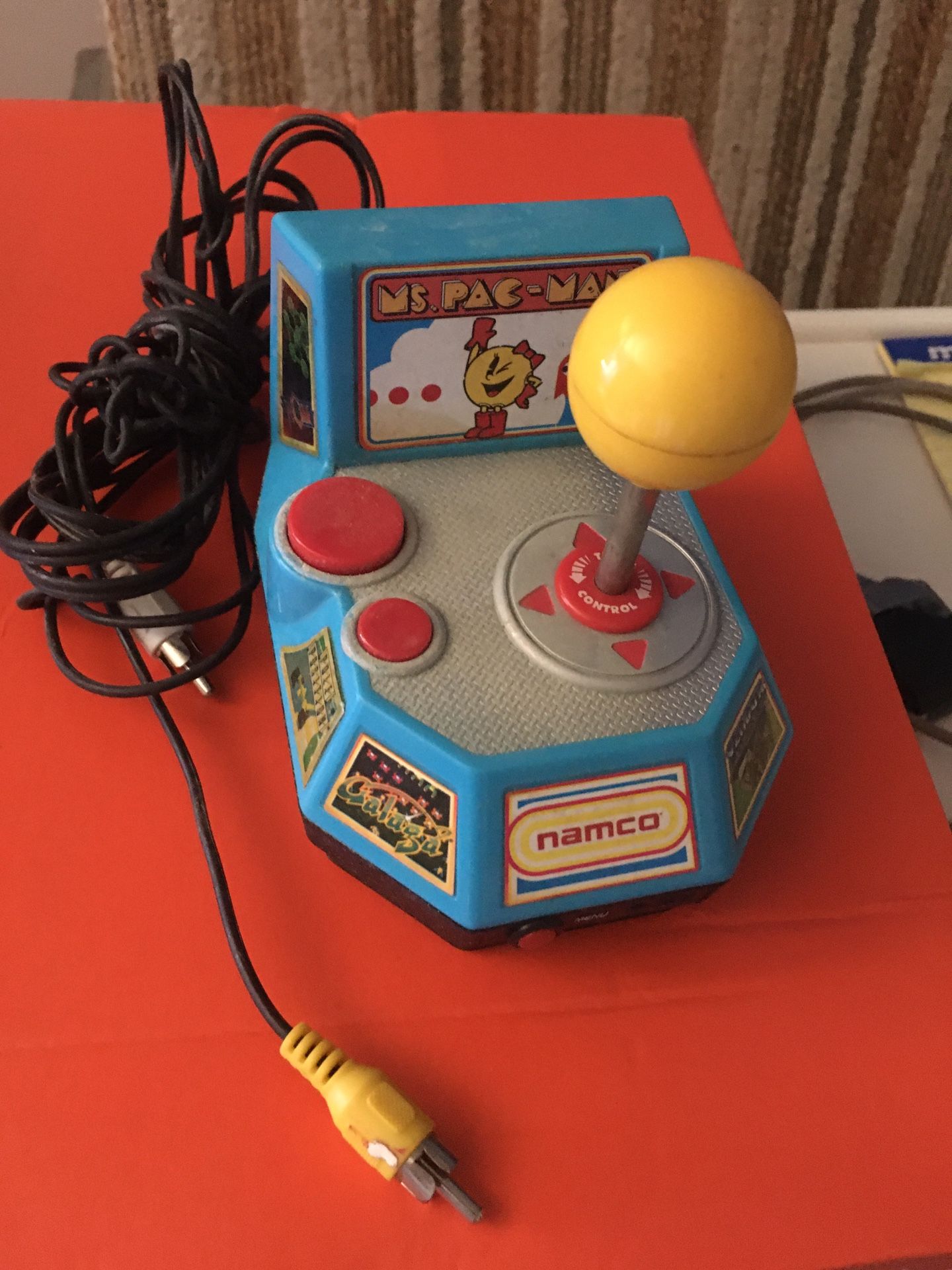 Nice vintage hand console TV game only $15